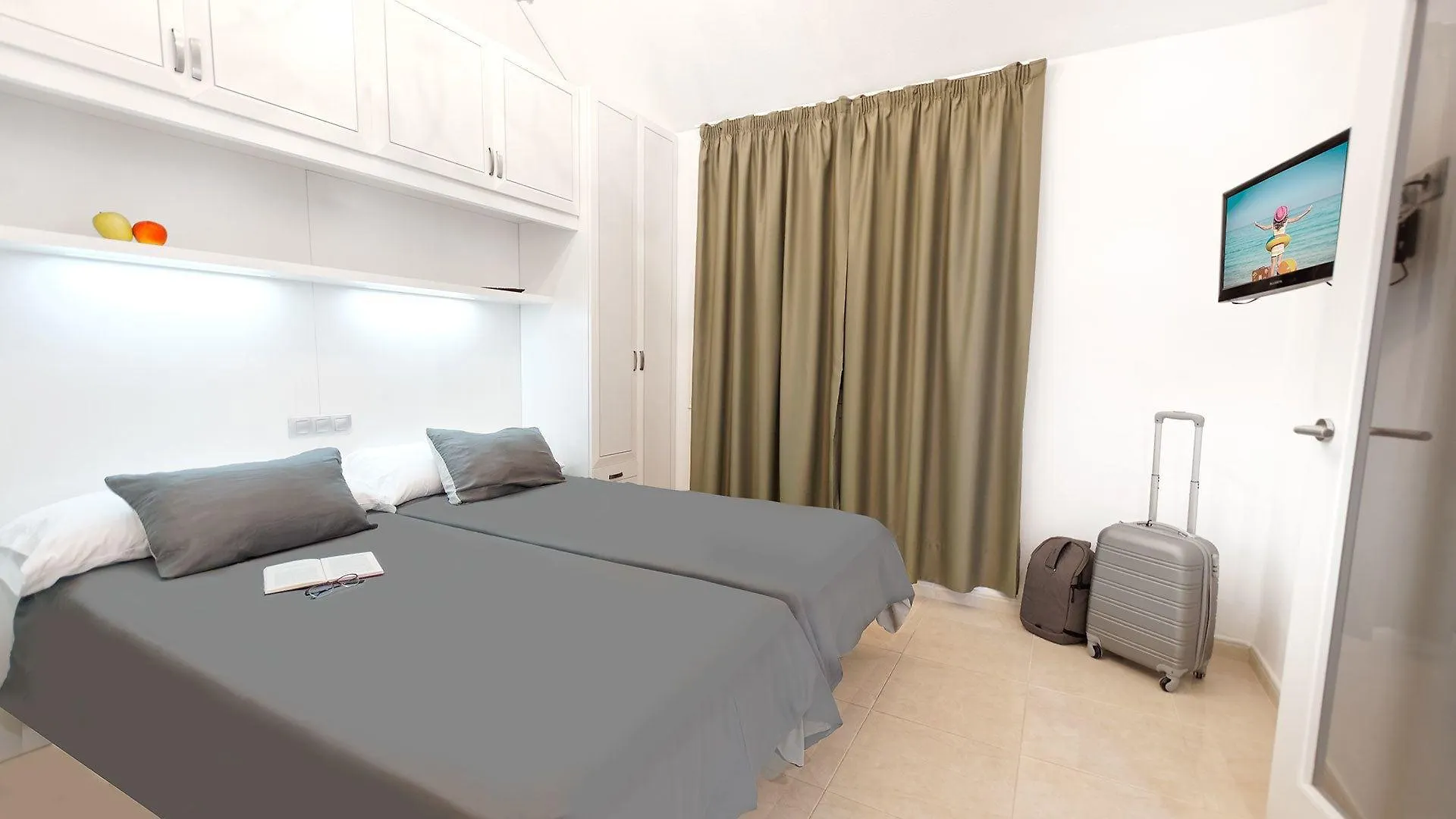 Bungalow Hotel Parque Del Paraiso II 플라야 델 잉글스 3*,  스페인