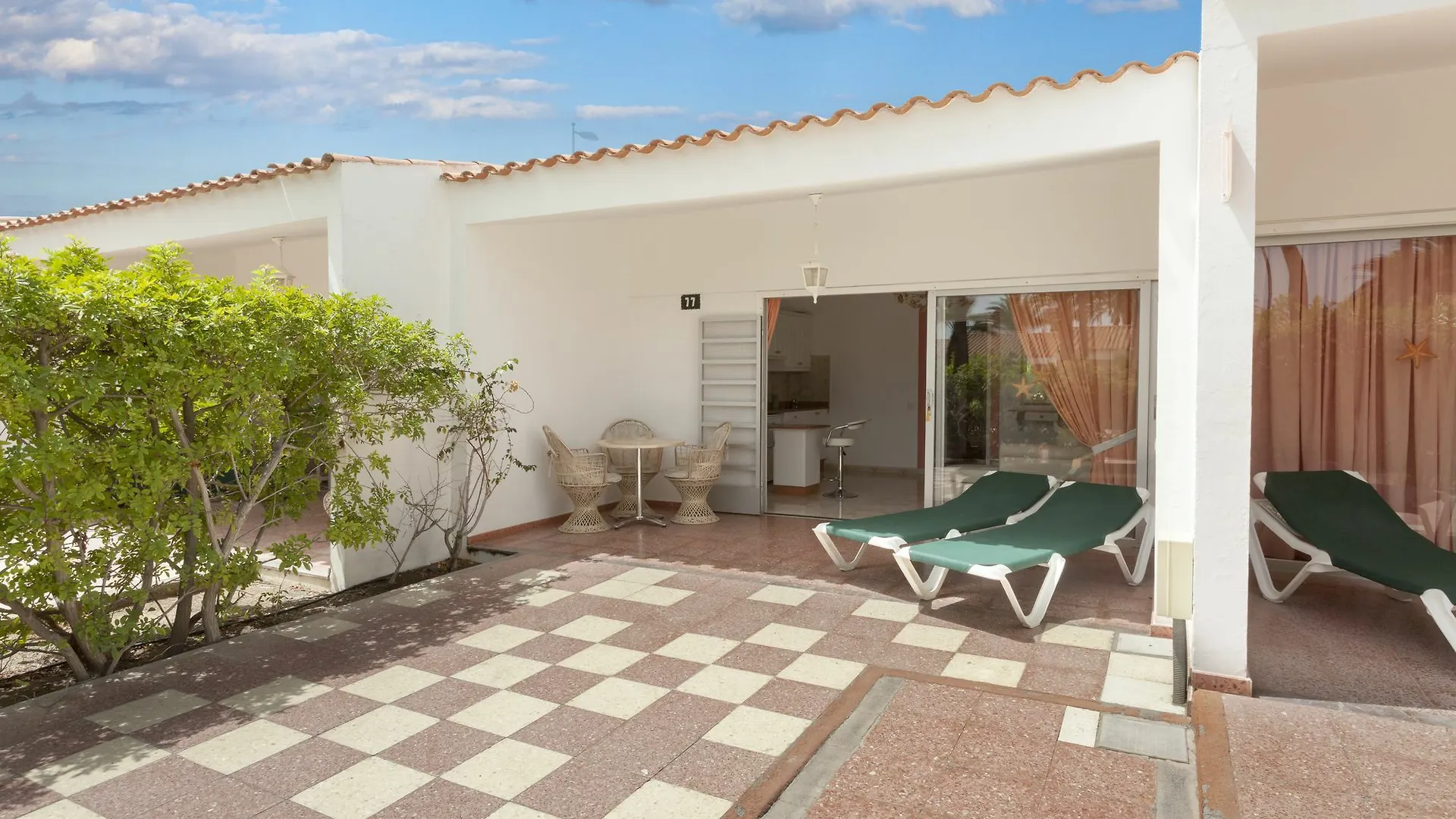 Bungalow Hotel Parque Del Paraiso II 플라야 델 잉글스 3*,