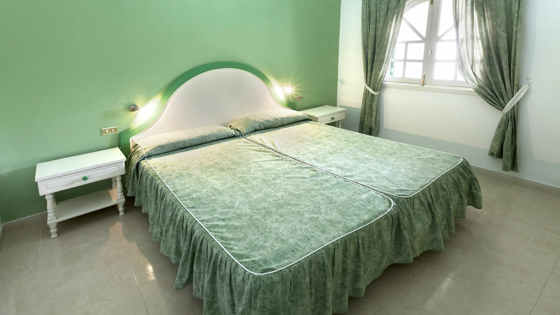 Bungalow Hotel Parque Del Paraiso II 플라야 델 잉글스